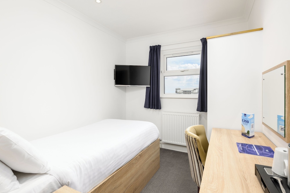 The Sandringham Hotel 15/48