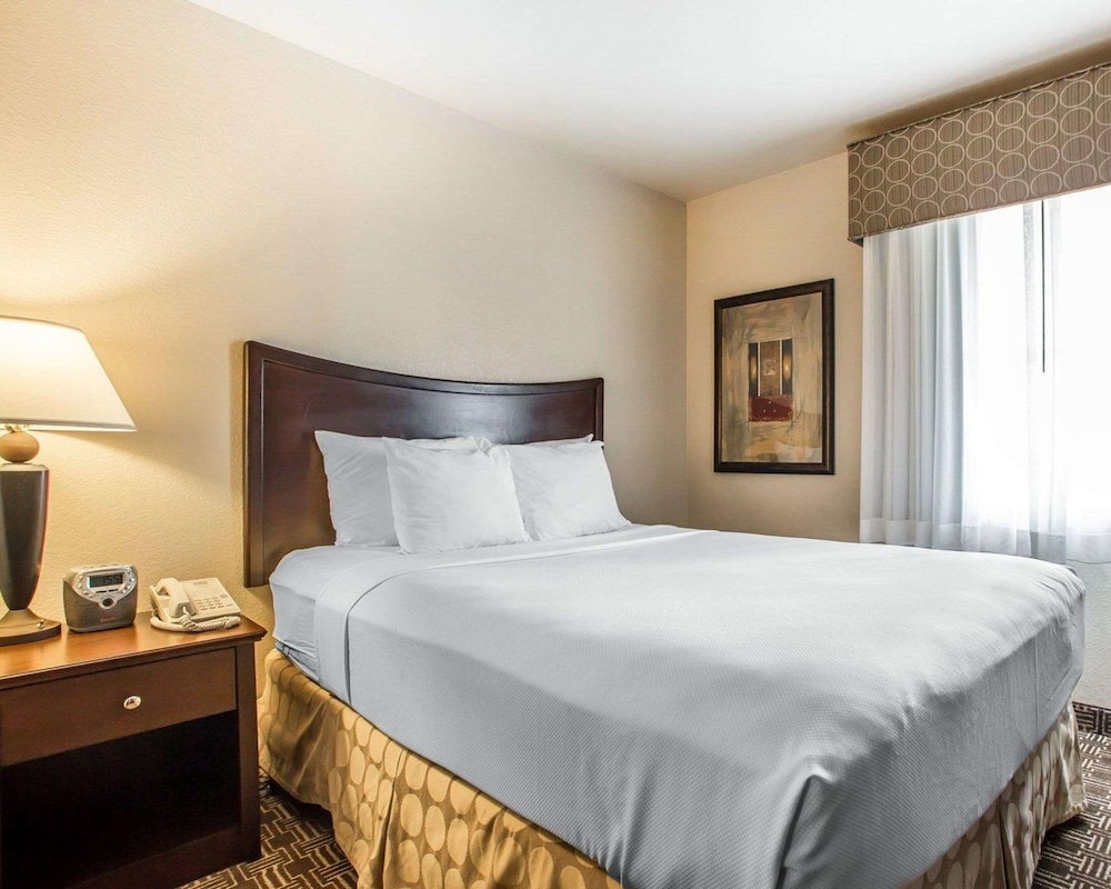 Upgrade, Efficiency, Suite, 2 Queen Beds