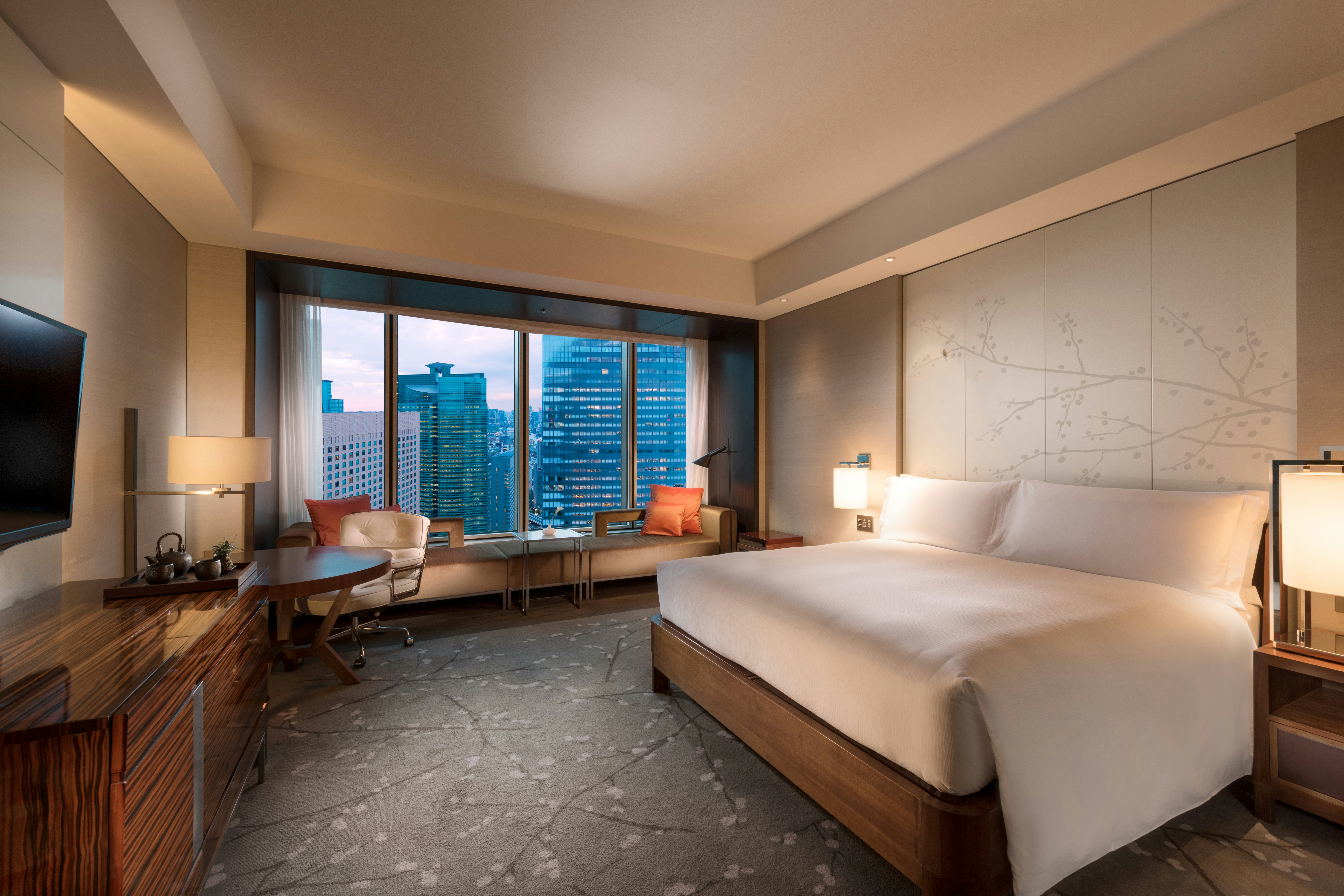 City, Executive, King Bed