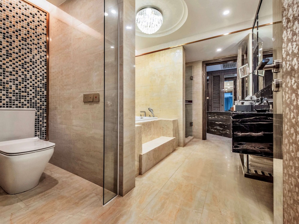 Mercure Chongqing Downtown 73/73