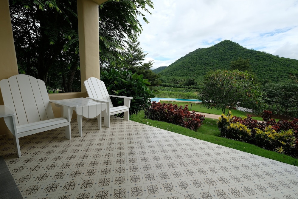 Hi - Scene Resort 62/69