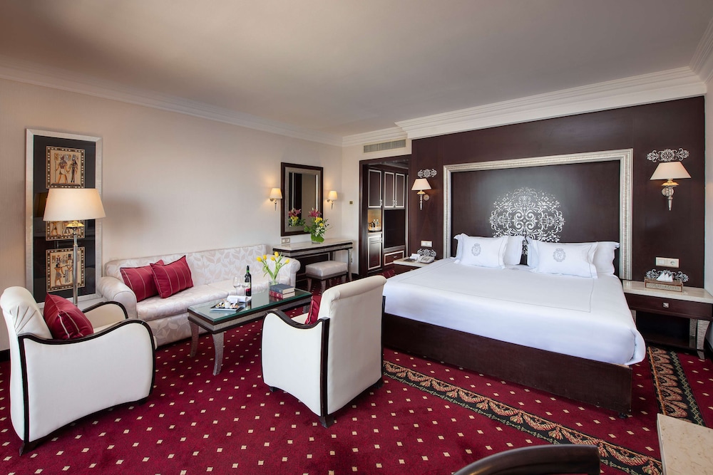 Prestige, Suite, King Bed, Lateral Side Nile View