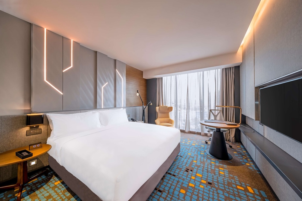 STANDARD, KING BED