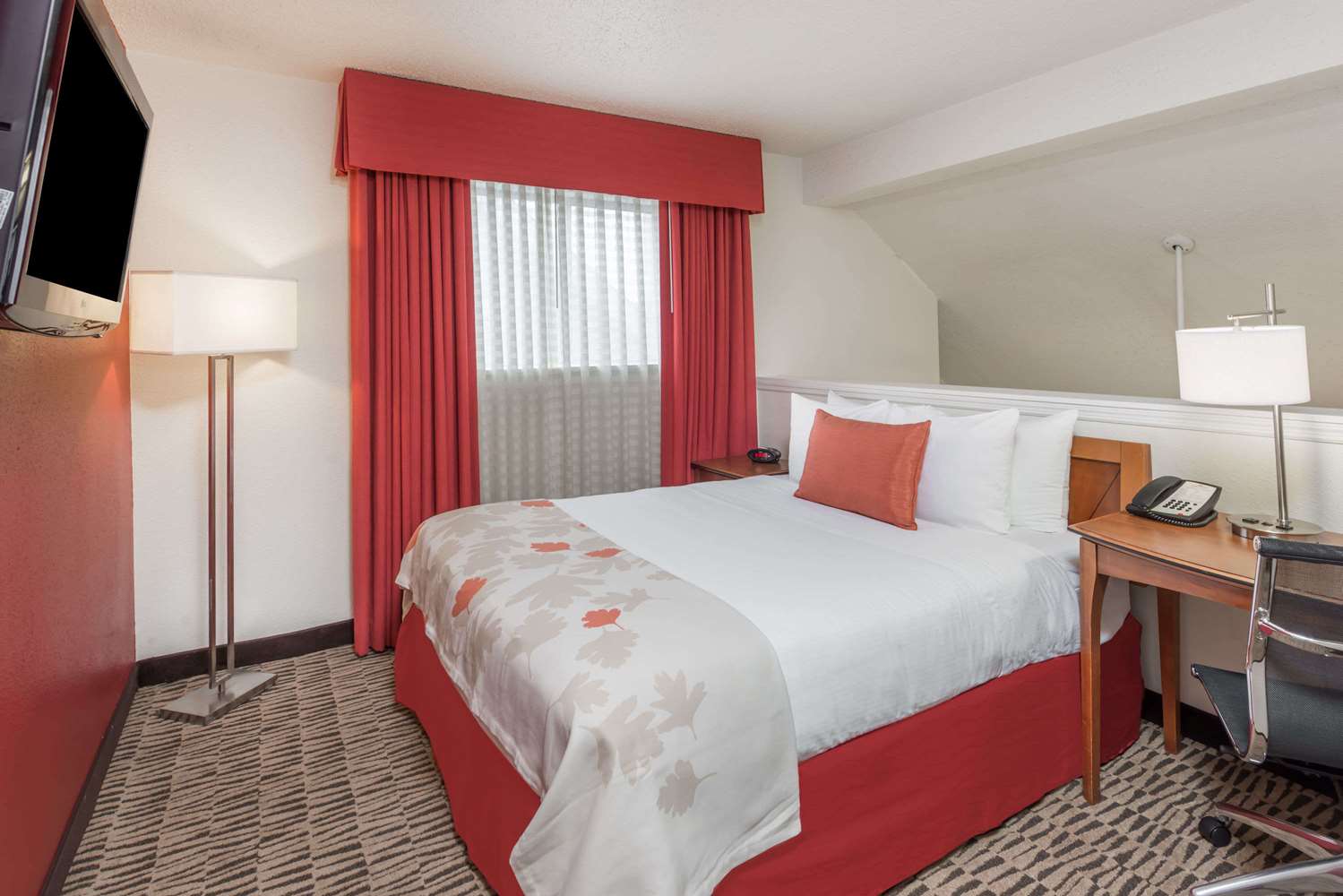 Craigshire Suites St Louis Westport Plaza 11/40