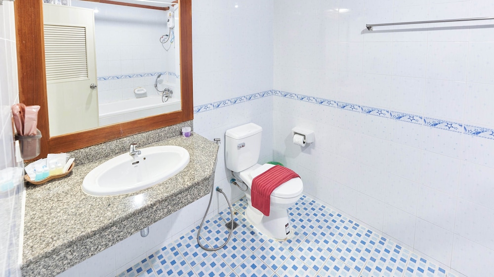 Lime Hotel Patong 44/50
