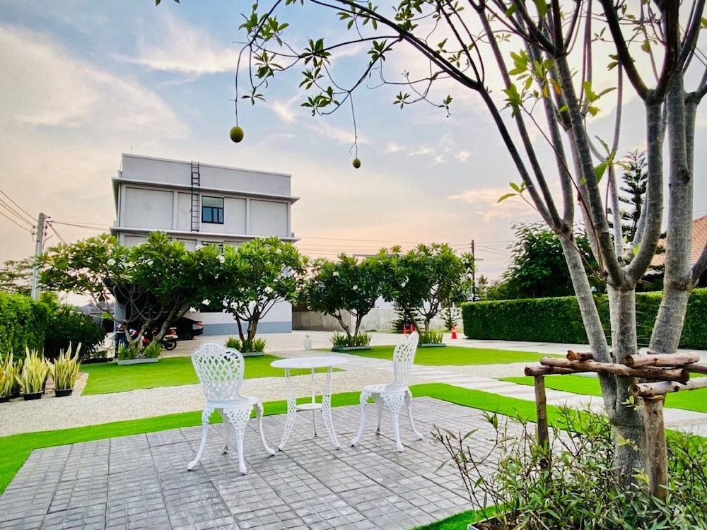 The Vet Boutique Hotel 62/66