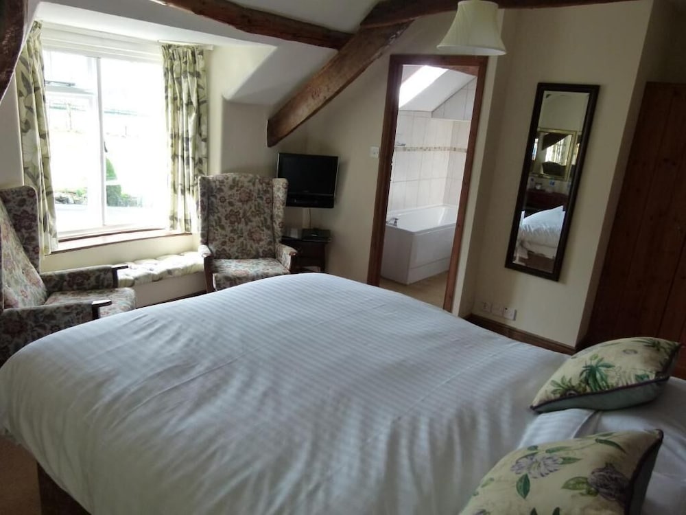 Collaven Manor Hotel 33/78
