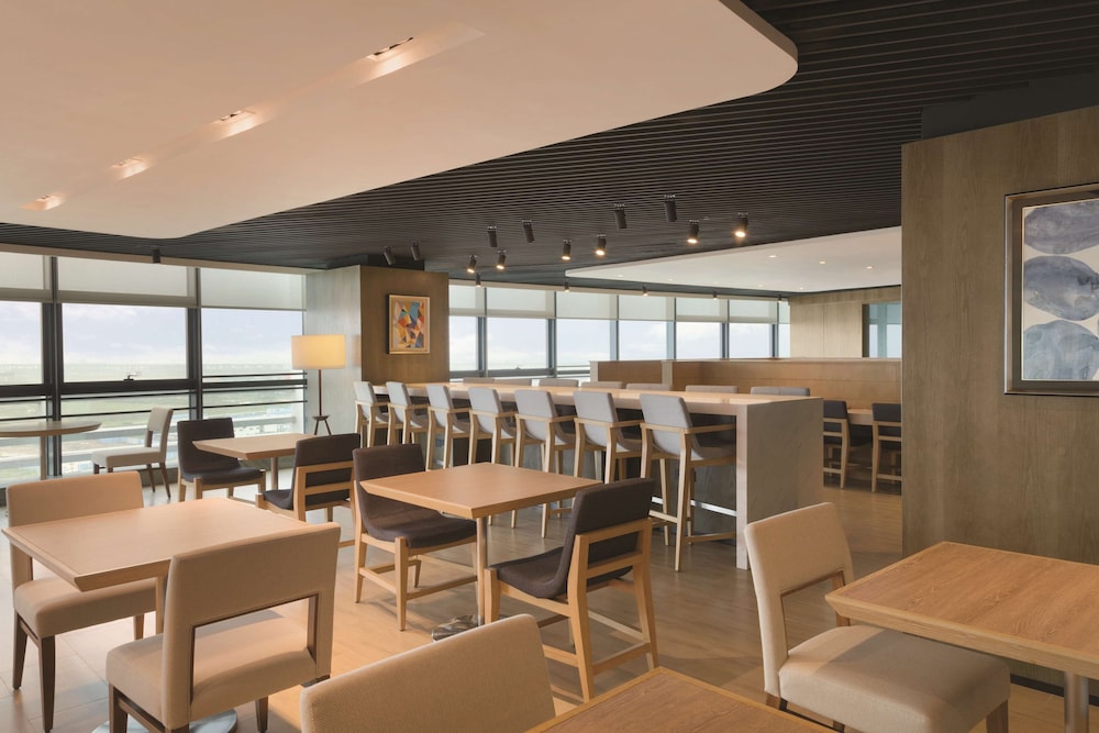 Hyatt Place Shenzhen Airport 47/70