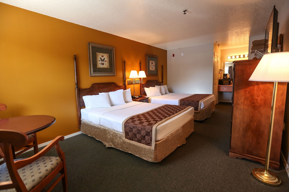 Branson Surrey Inn 17/65