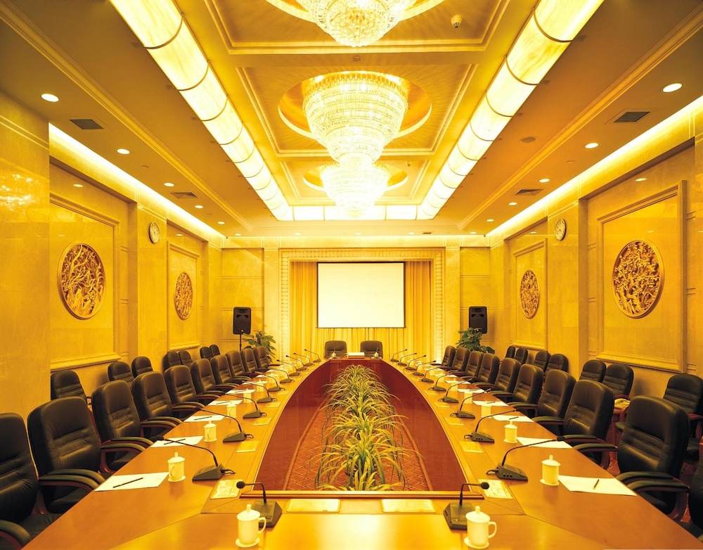 Xinhai Jinjiang Hotel 41/45