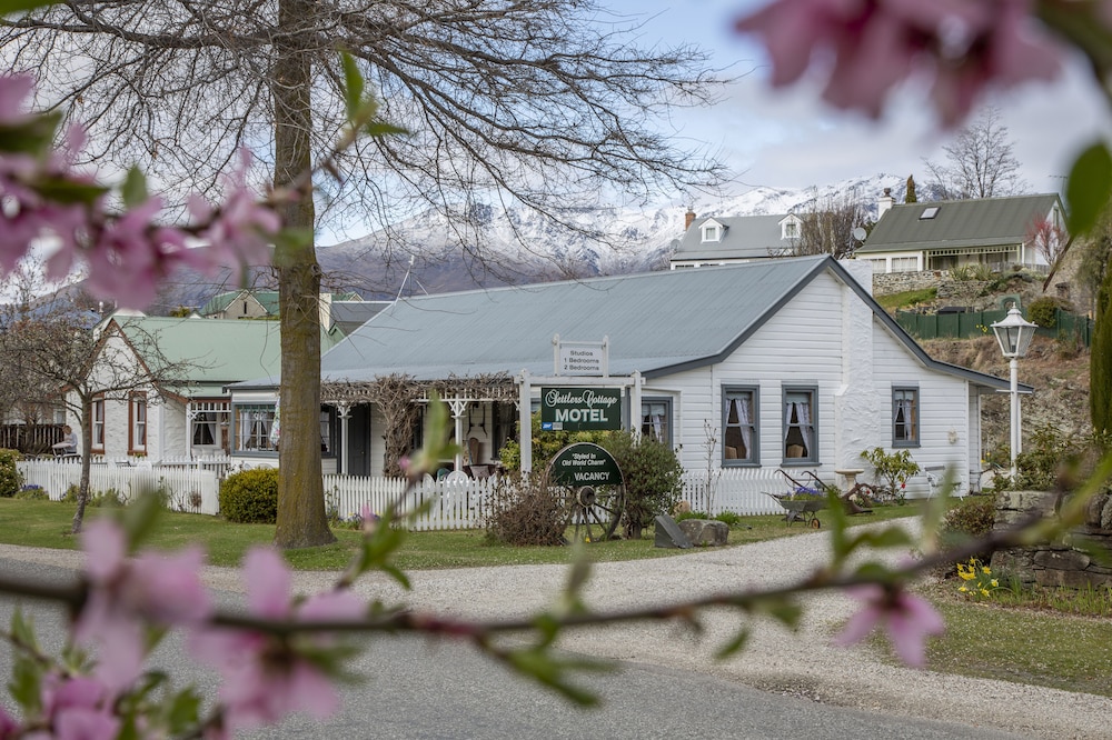 Settlers Cottage Motel 61/64