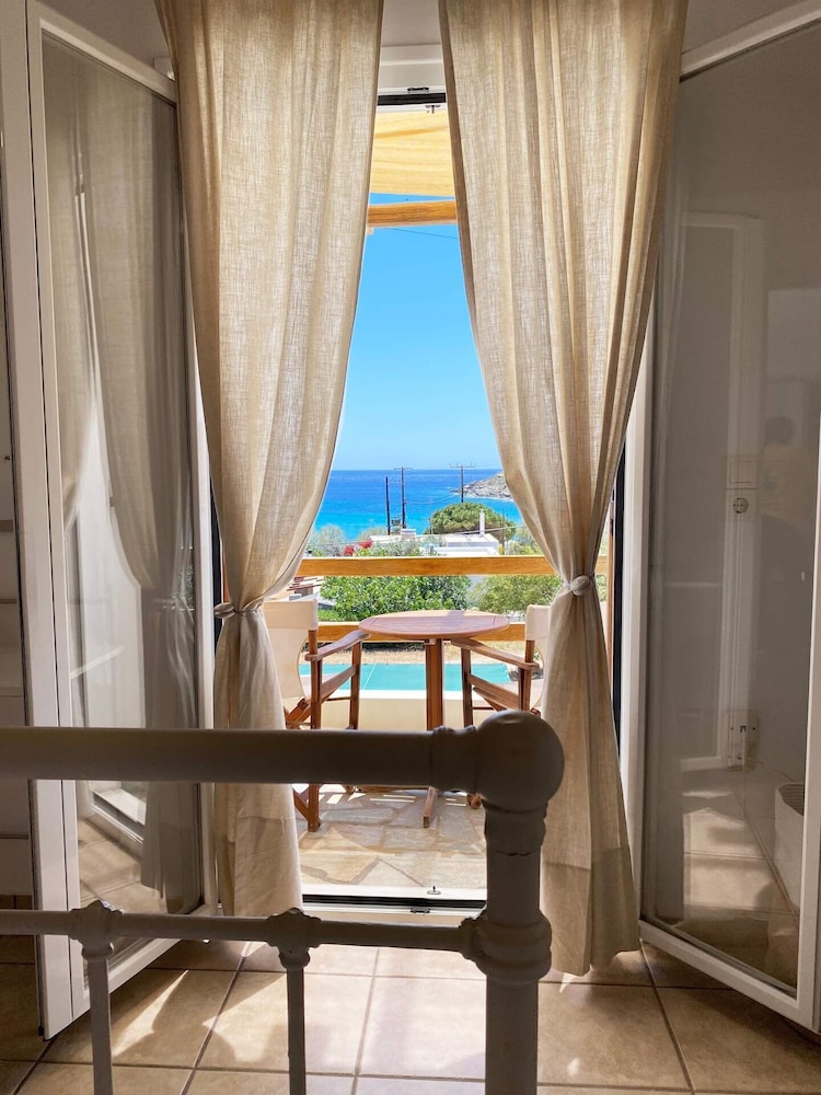 Agnadi Syros Studios & Rooms 23/50