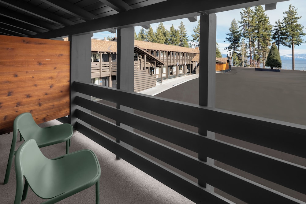 evo Hotel Tahoe City 5/50