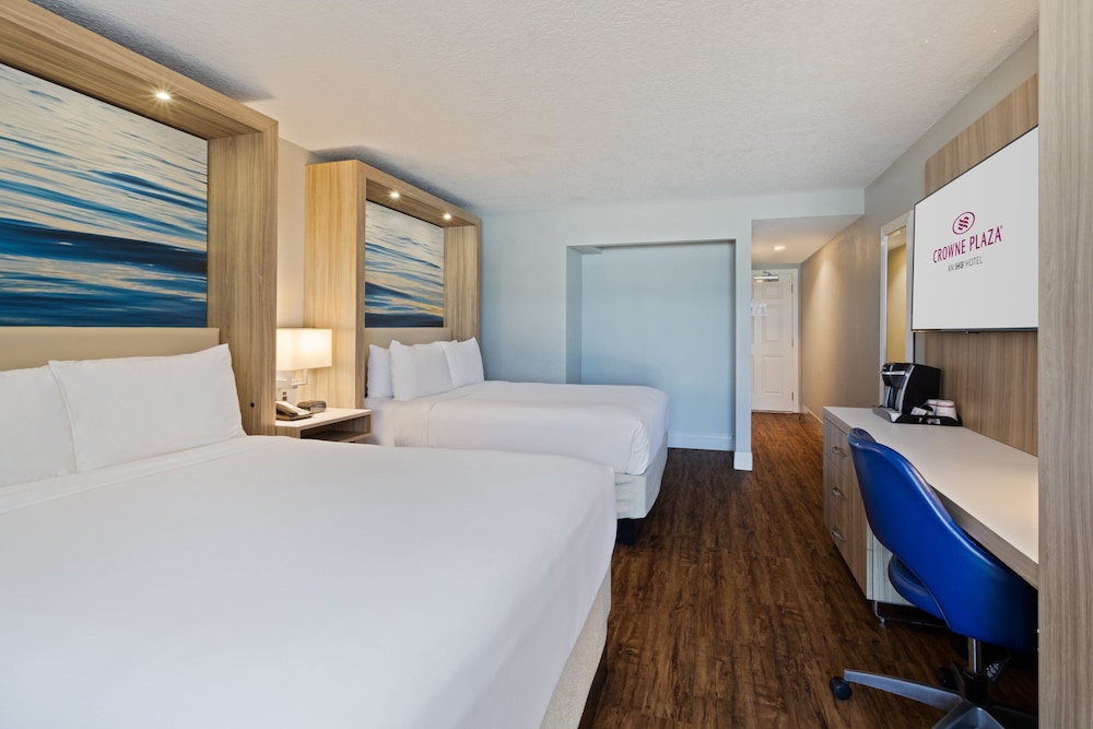 STANDARD, 2 QUEEN BEDS, OCEAN FRONT, BALCONY