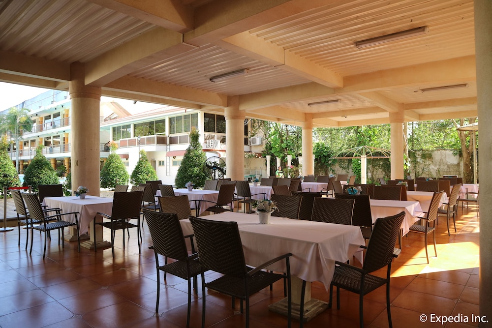 Splash Oasis Resort Hotel 11/20