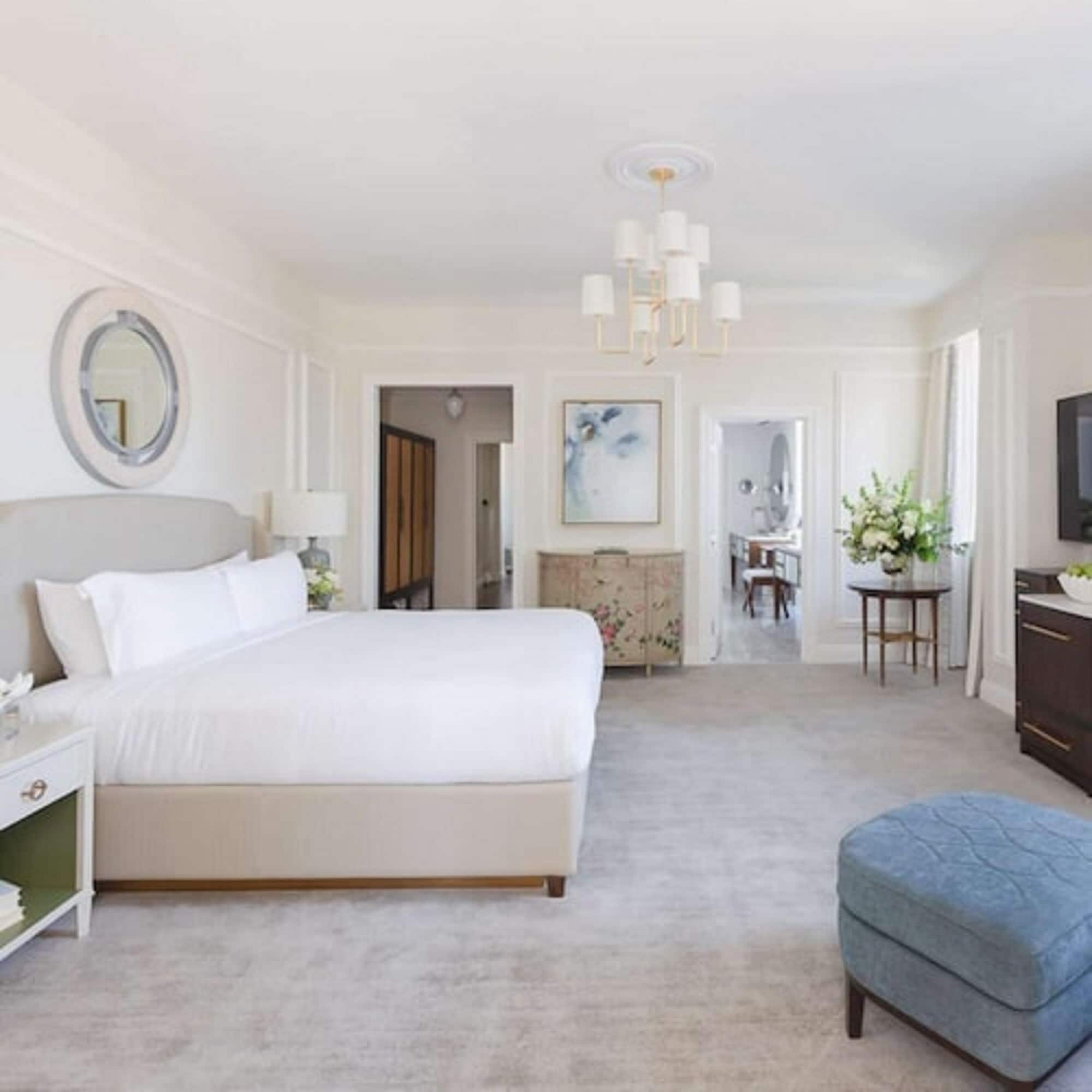 CITY, SUITE, PARLOR
