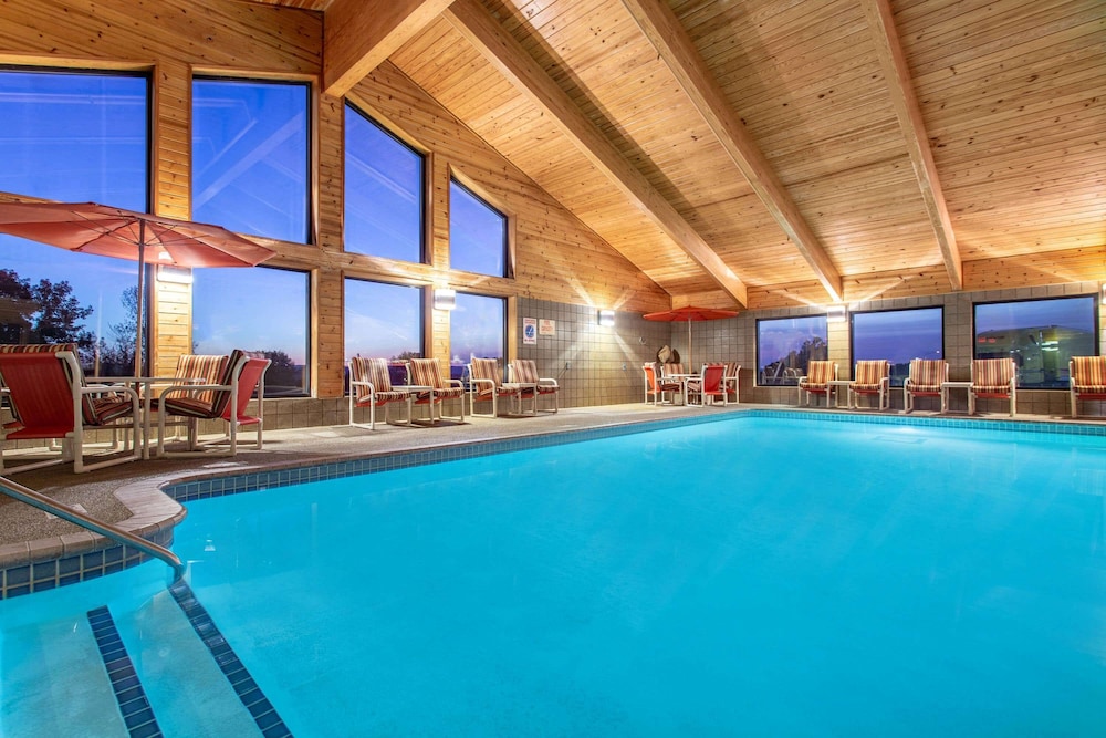 Americinn By Wyndham West Salem 1/26