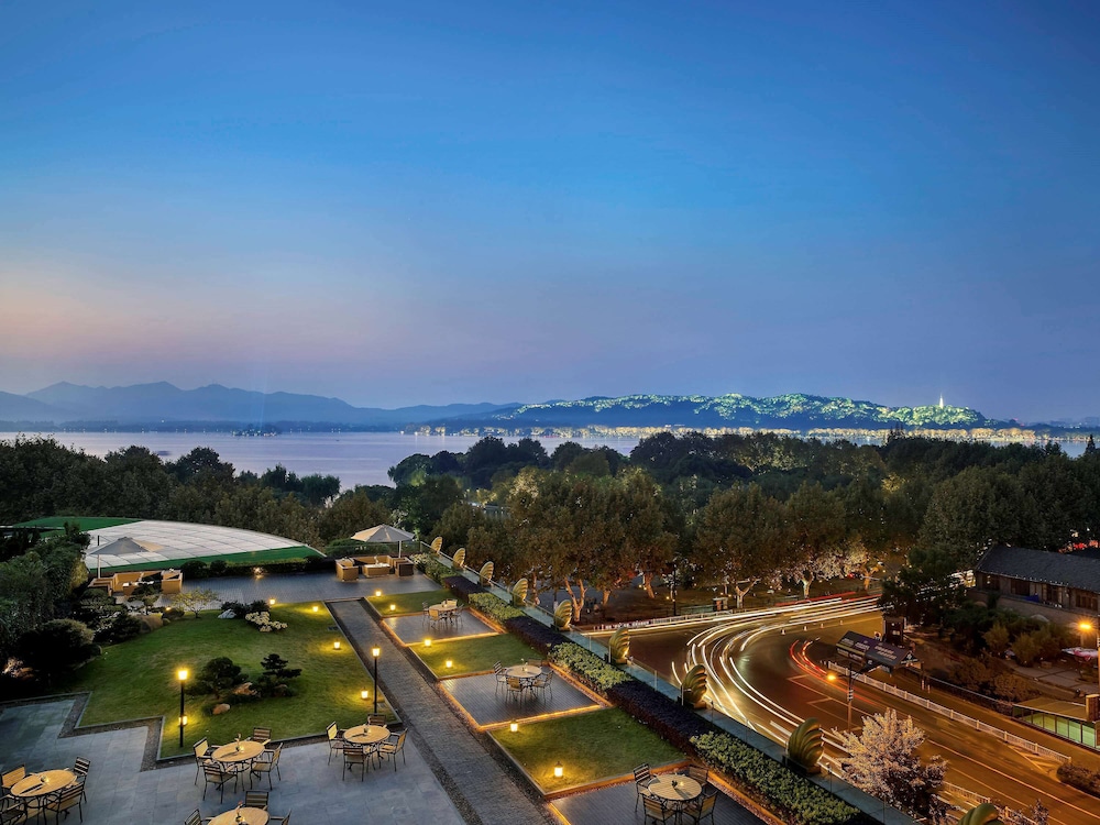 Sofitel Hangzhou Westlake 66/72