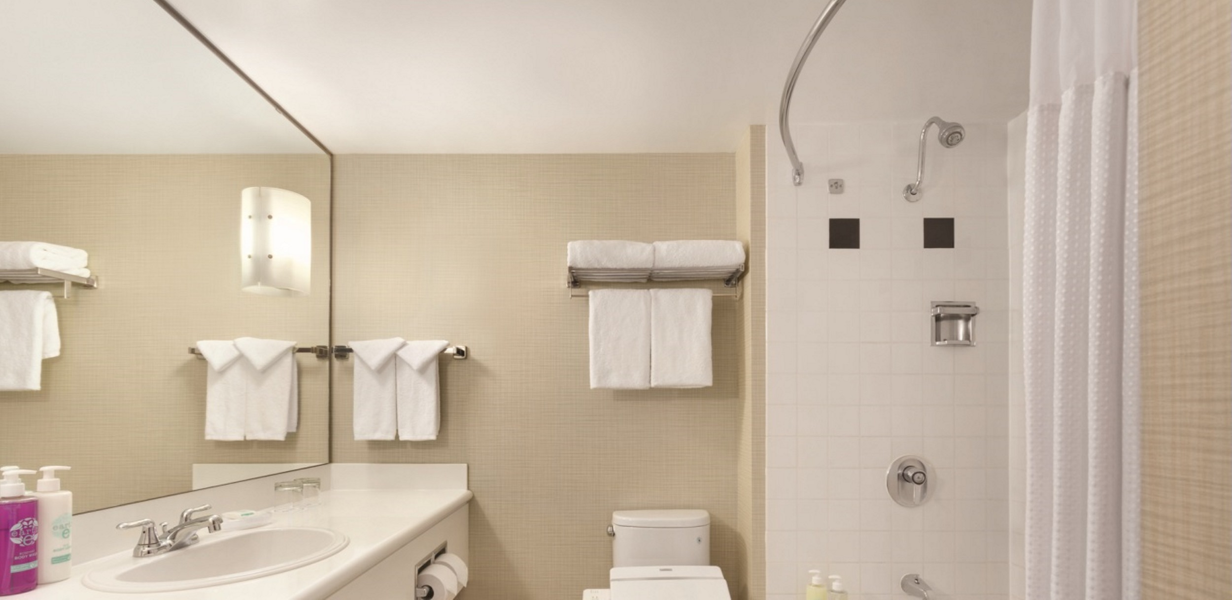 Standard, Coast Victoria Hotel Marina By Apa 2/2