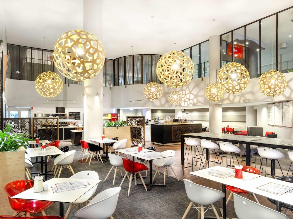 ibis Melbourne Hotel and Apartments 52/70