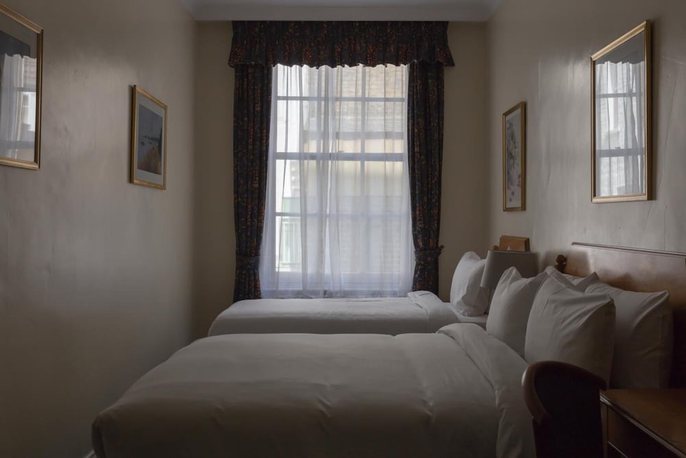 Victor Hotel London Victoria 24/34