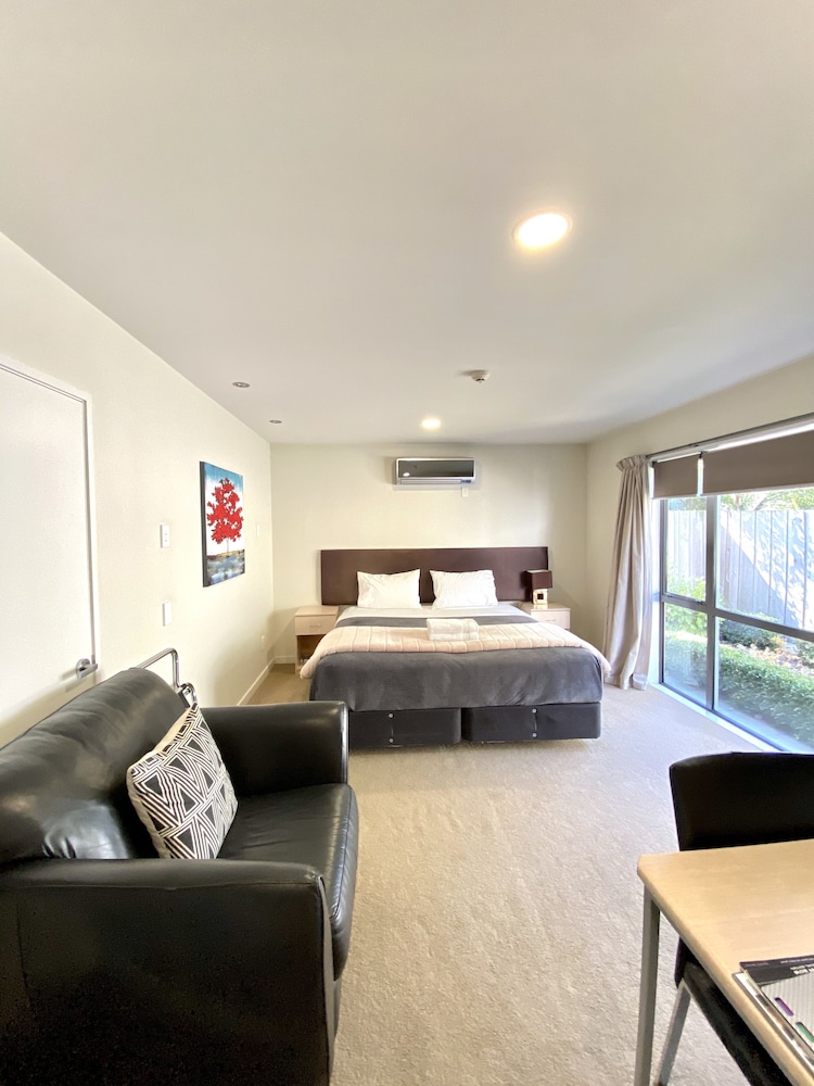 Alpha Motel Luxury Apartments 54/74