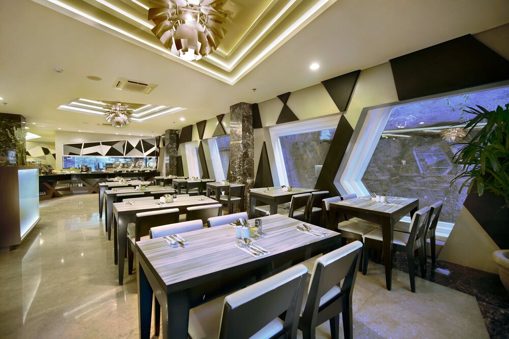 Hotel Neo Kuta Jelantik 24/29