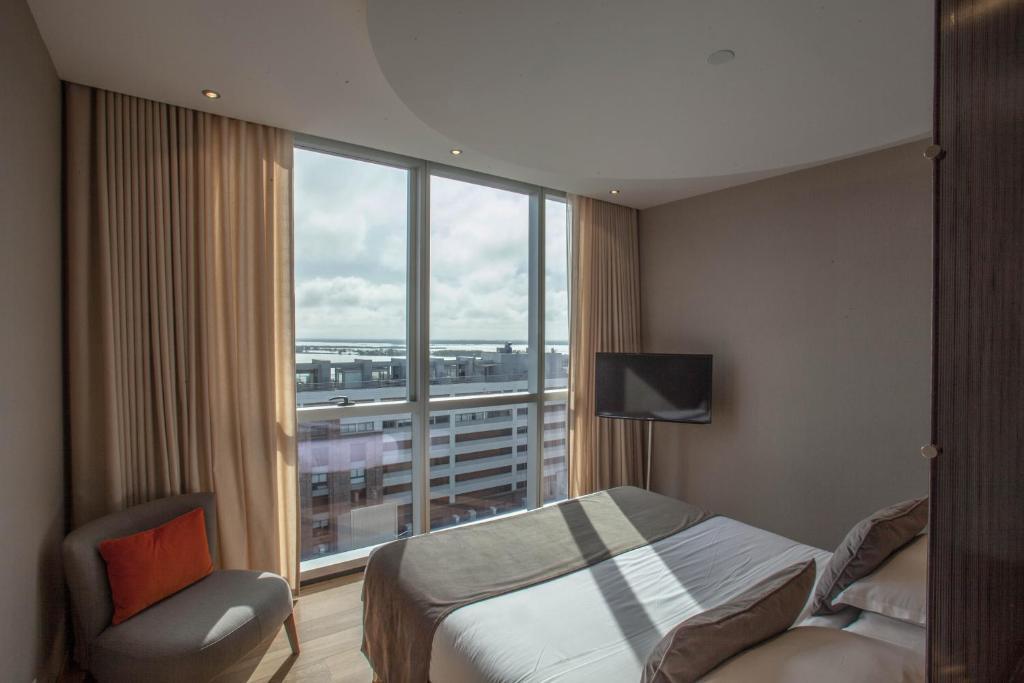 Premium, Double Bed, Partial View