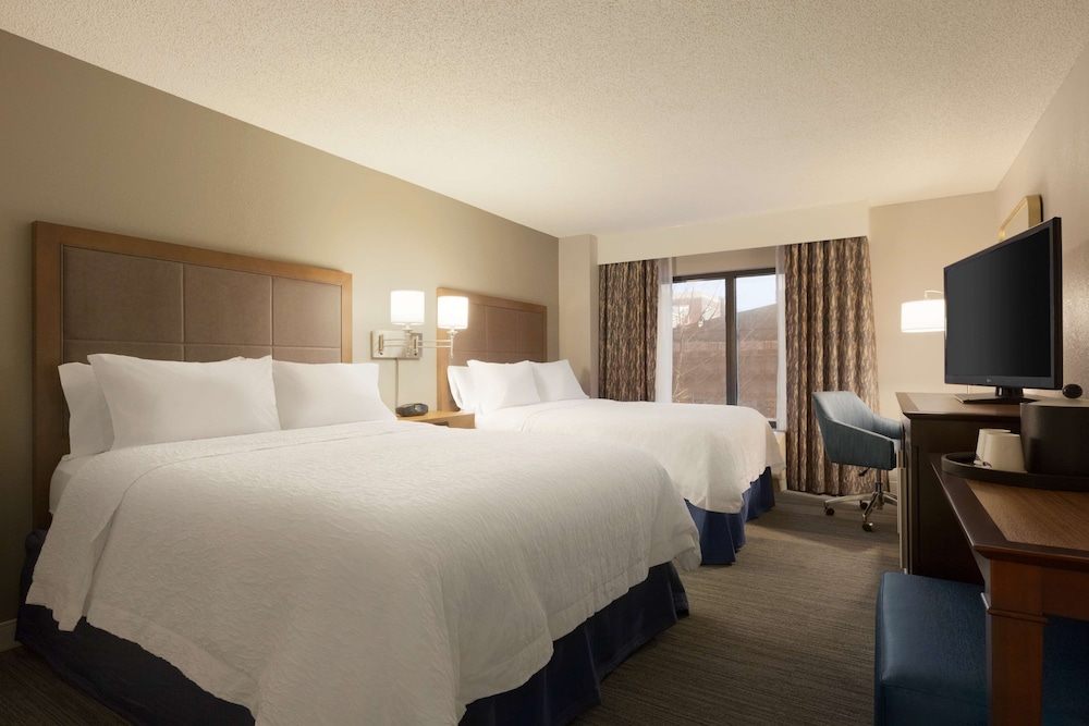 Hampton Inn And Suites Nashville Downtown Tn 27/53