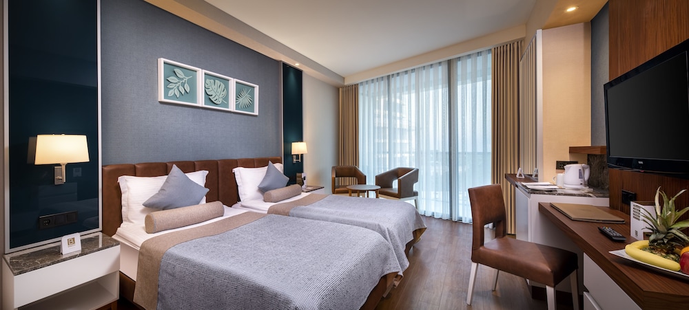 Baia Hotel Lara 30/75
