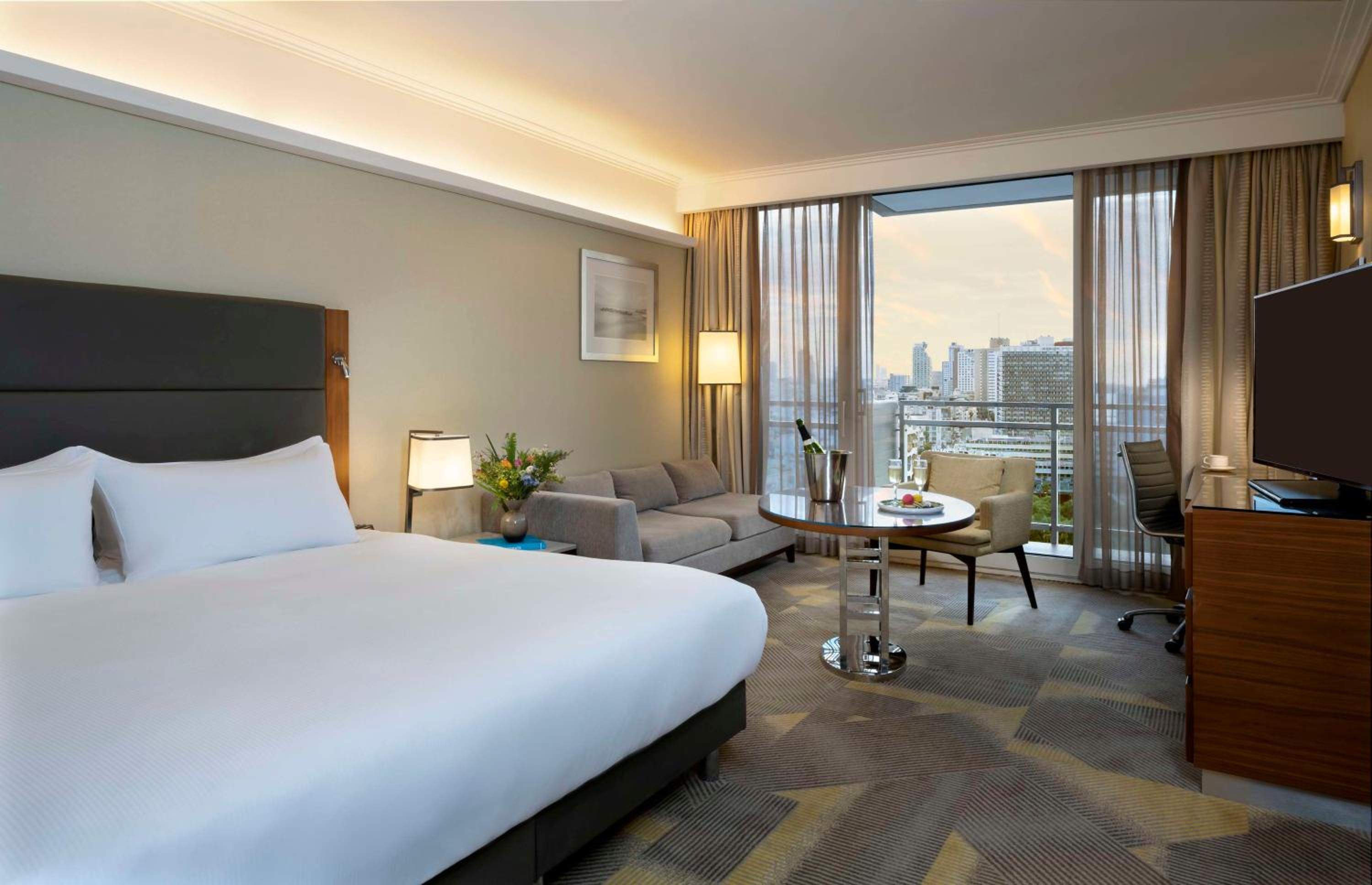 CITY, STUDIO, KING BED, SEA VIEW