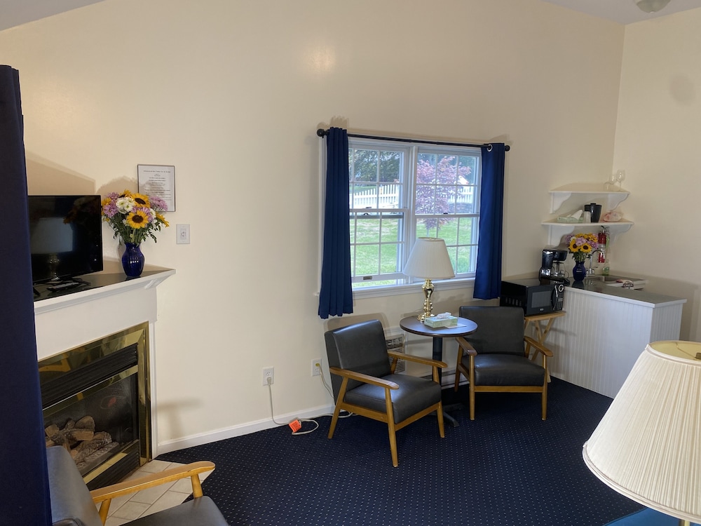 The Taber Inne Suites 41/55