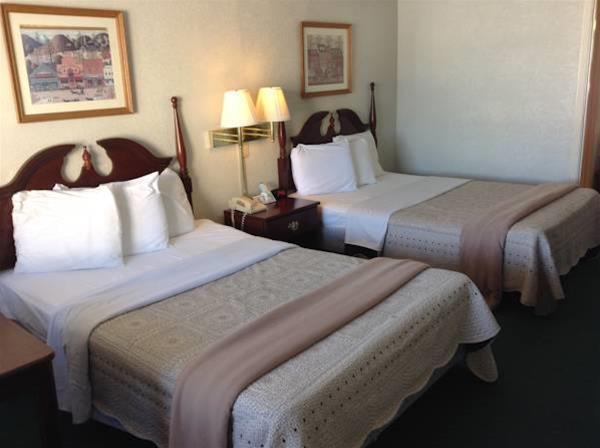 Knights Inn Peru 9/25