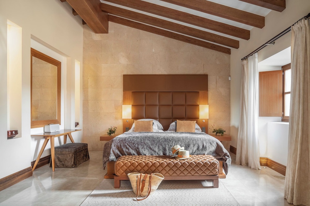 Pool, Suite, King Bed