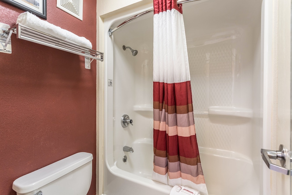 Red Roof Inn Bowling Green 25/51