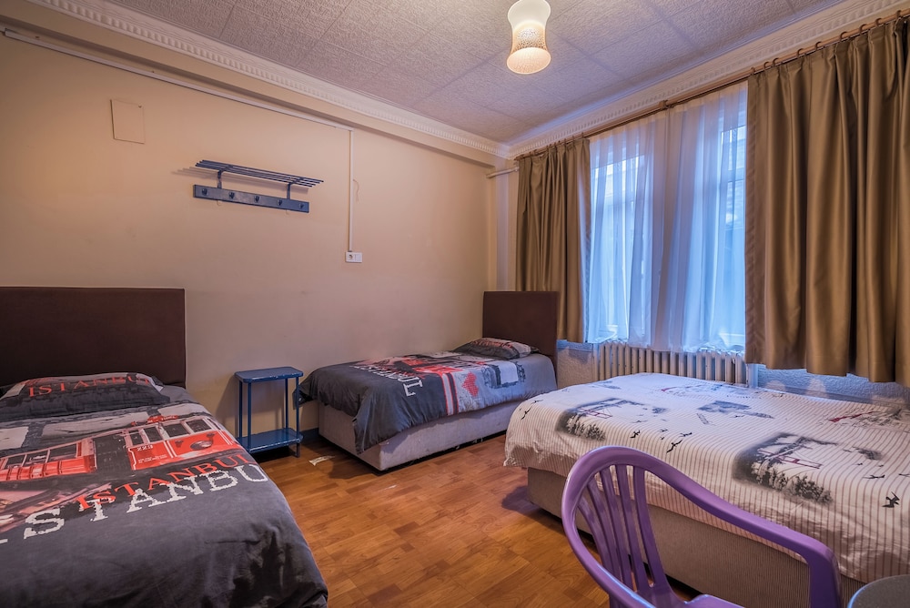 MIXED DORM, ECONOMY, SHARED BATHROOM