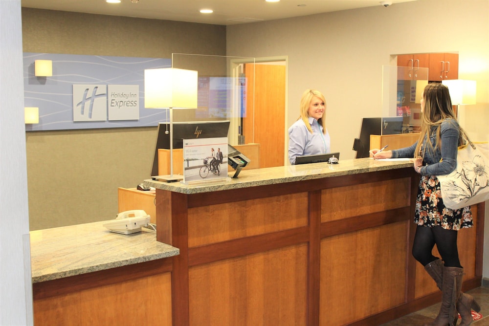 Holiday Inn Express Hotel Suites Cheney University Area 8/58