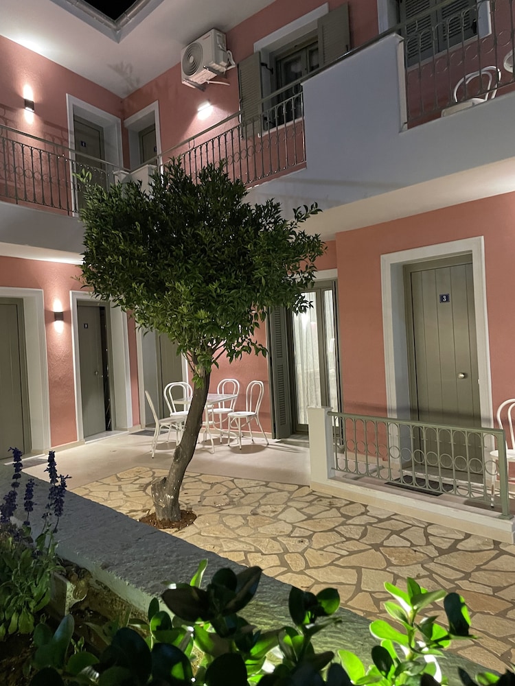ANAX APARTMENTS PARGA 31/38