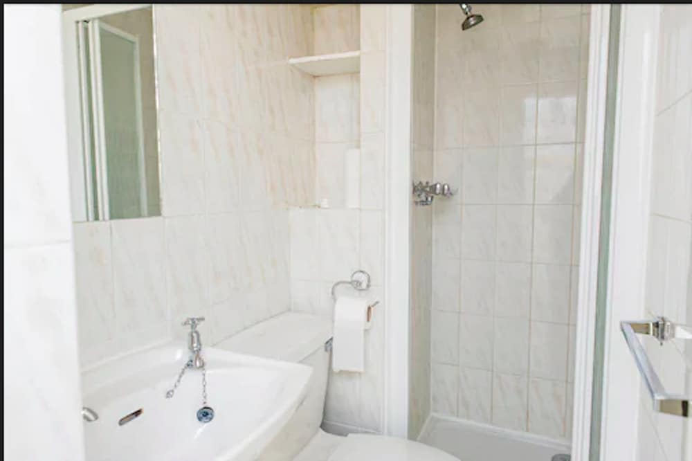 Avonmore Hotel Cartwright Gardens 30/31