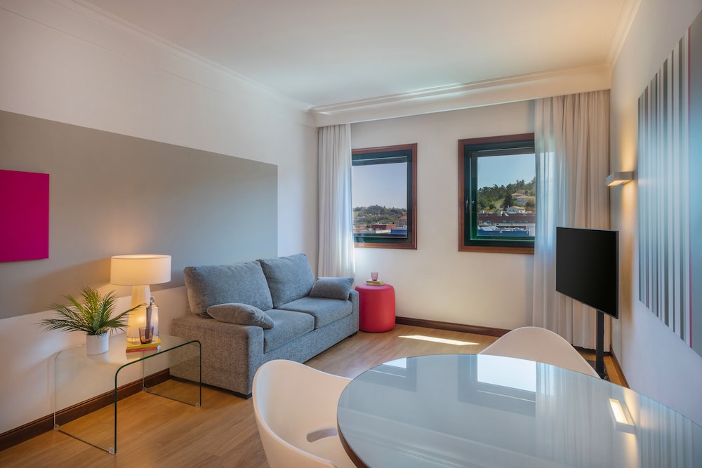 Hotel Santiago Plaza Affiliated By Melia 45/81