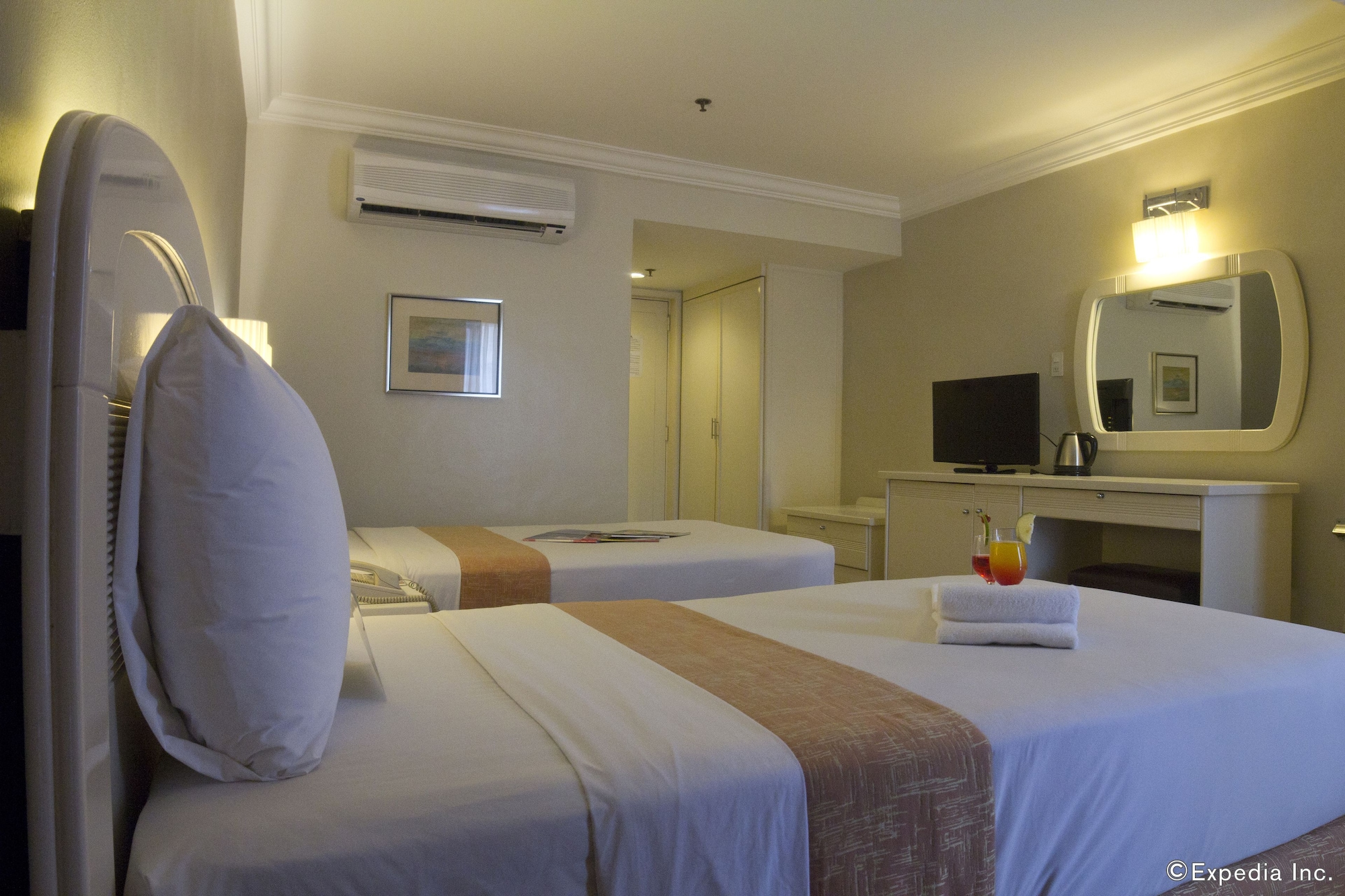 PREMIER, TWIN BEDS
