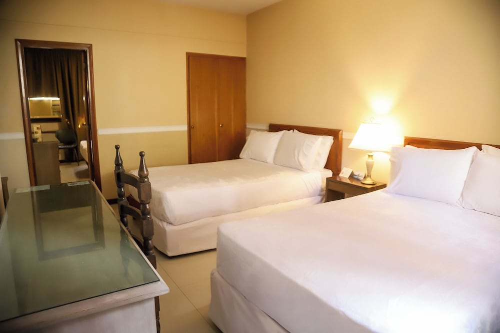 ROOM, TRIPLE