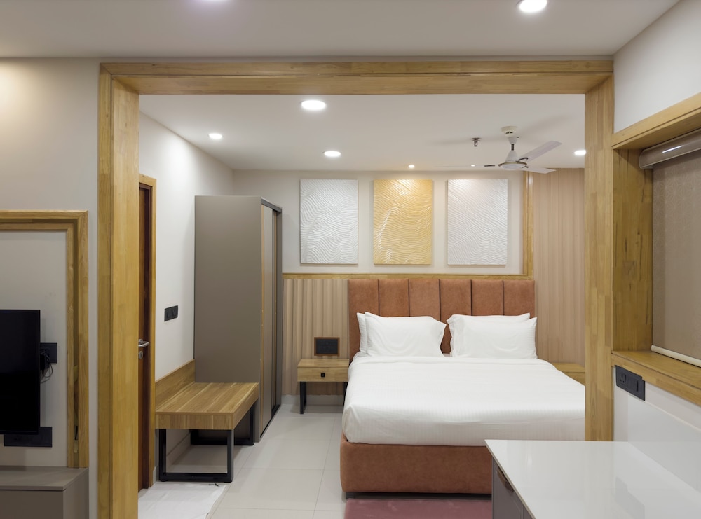 The Habitat Suites 16/50
