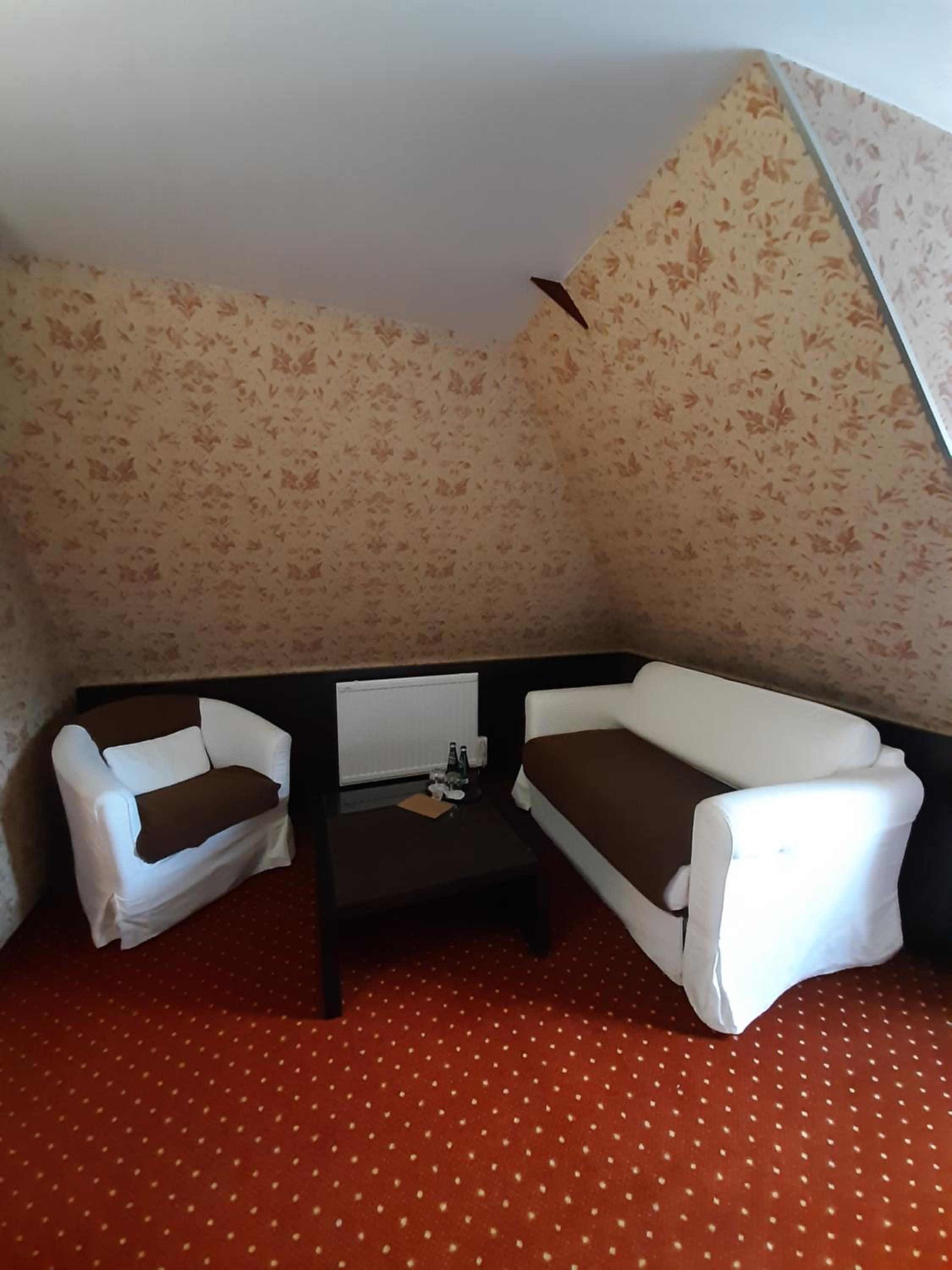 Hotel 1231 28/50