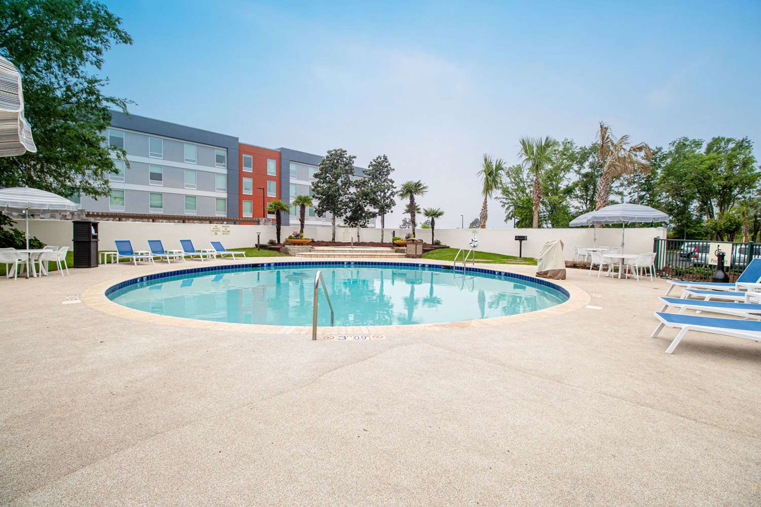 Econo Lodge Inn & Suites Foley-North Gulf Shores 6/40