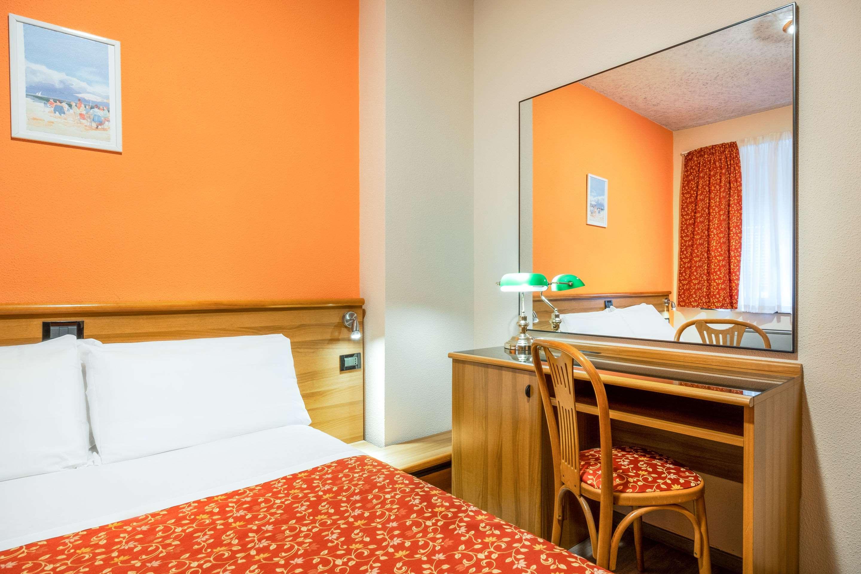 COMFORT HOTEL EUROPA 6/18