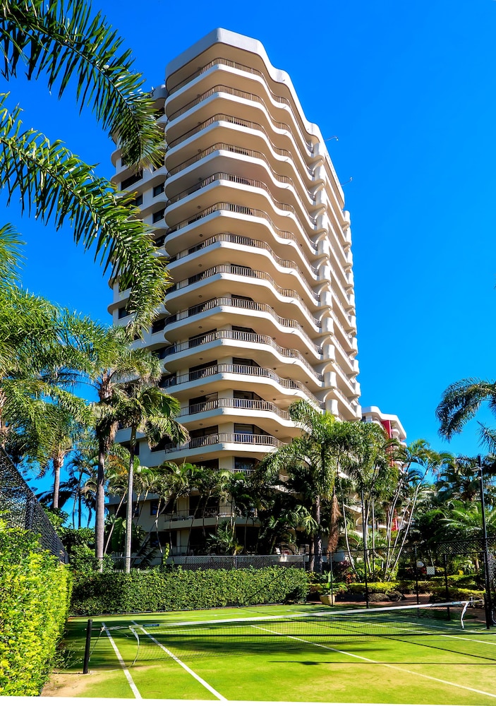 ARISTOCRAT APARTMENTS. 31/50