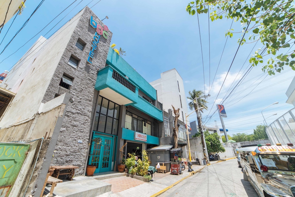 Reddoorz Plus Danlig Street Makati 8/28