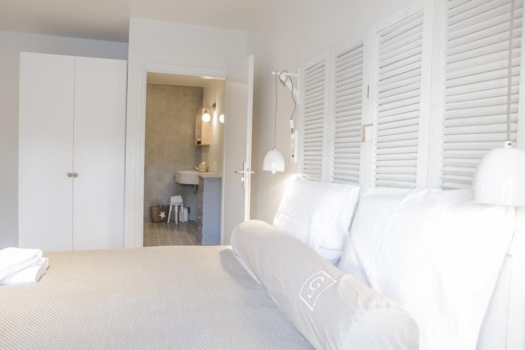 DELUXE, DOUBLE BED
