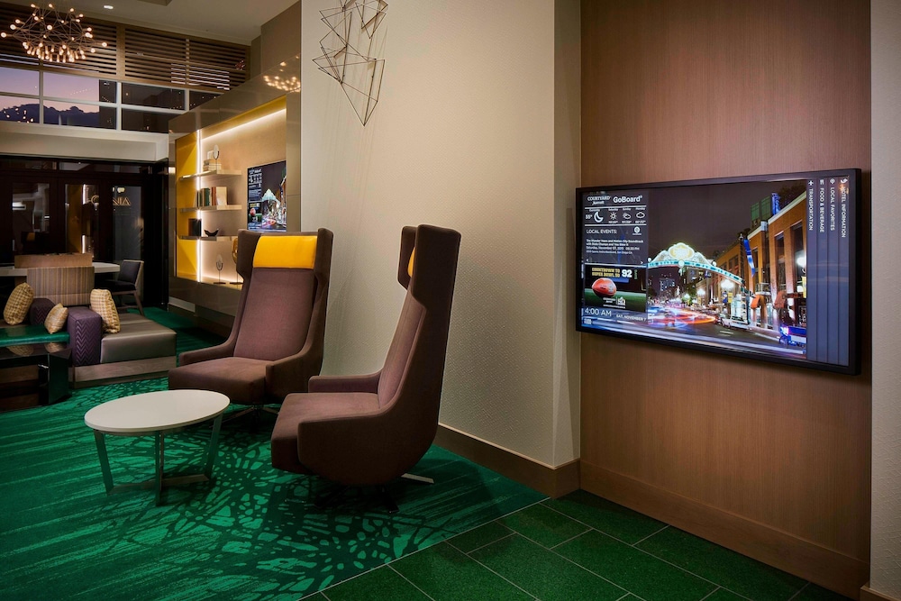 Courtyard by Marriott San Diego Gaslamp/Convention Center 30/37